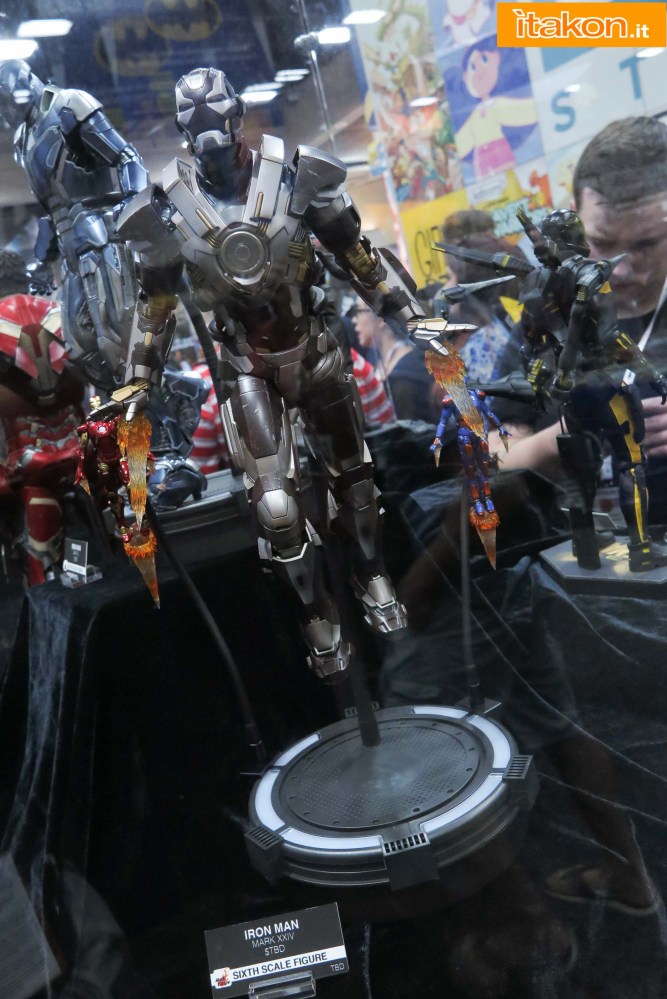 hot-toys-sdcc-2015-135.jpg