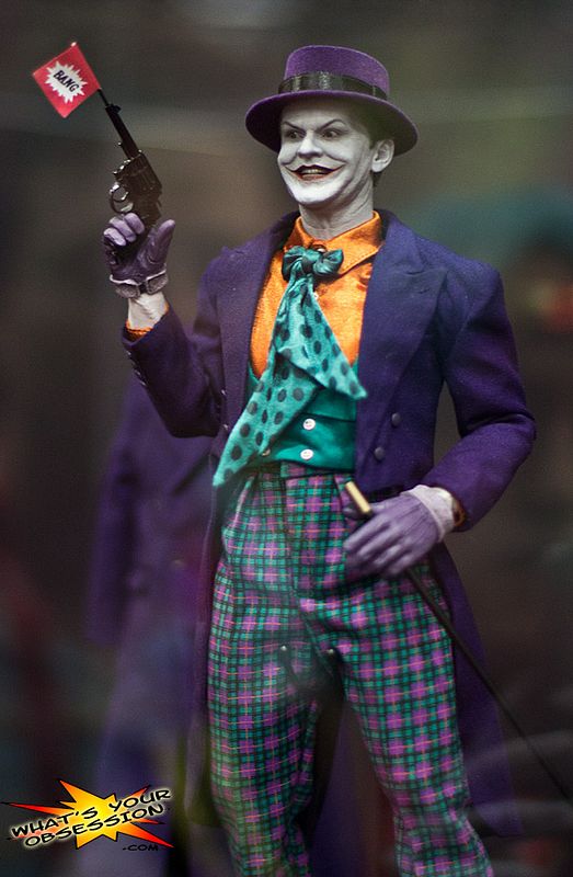 hot-toys-batman-1989-joker-figure.jpg