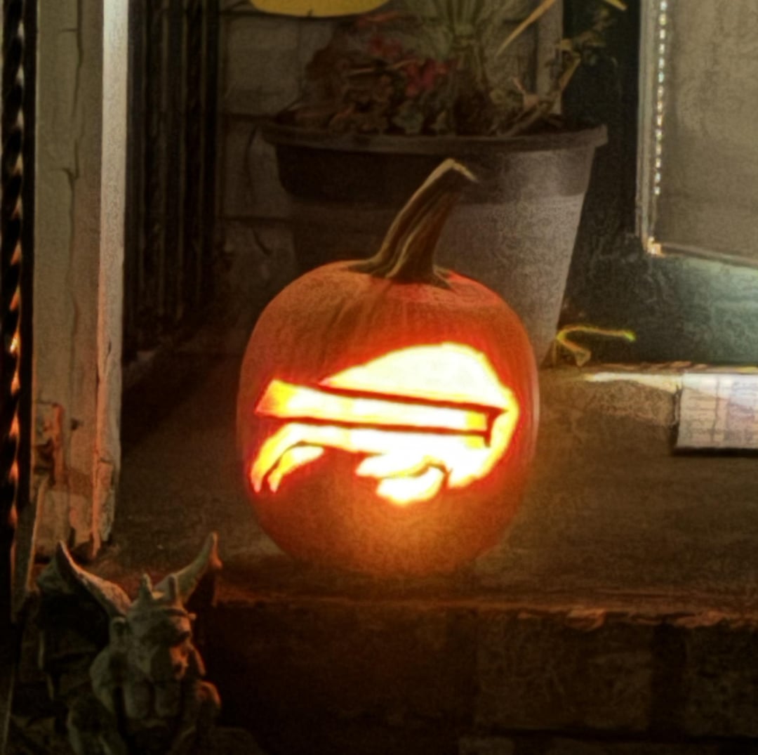 heres-this-years-jack-o-lantern-go-bills-v0-ocw905dsoxwd1.jpeg