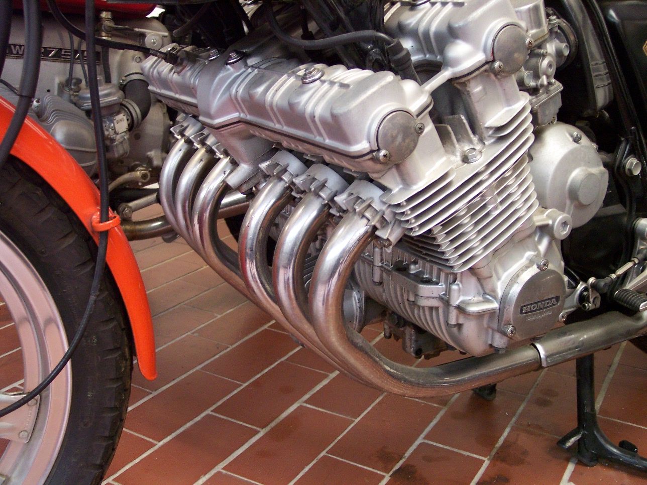 Honda_CBX_Engine_Detail.jpg