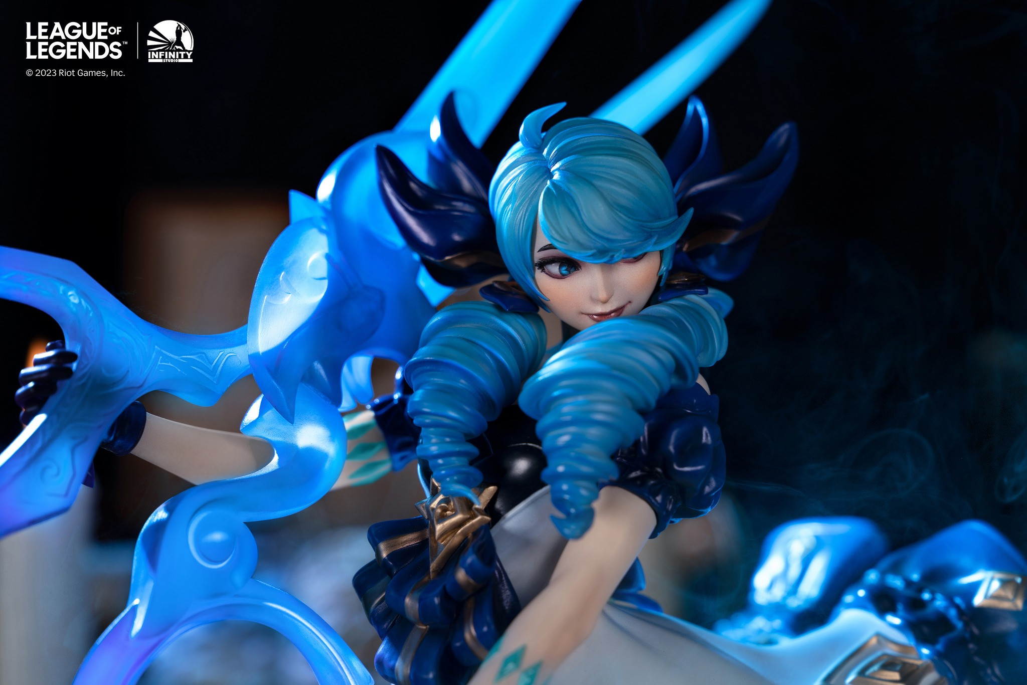 Infinity: League of Legends - Lux, The Lady of Luminosity - 3D Photo Frame  - Statue Forum