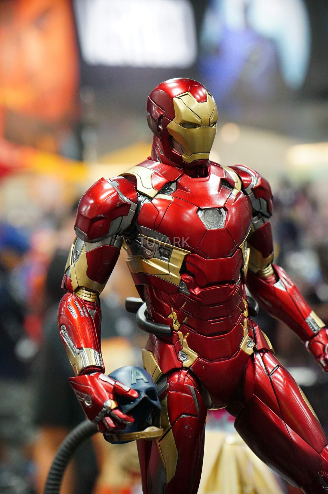 SDCC-2016-Hot-Toys-Marvel-Civil-War-027.jpg