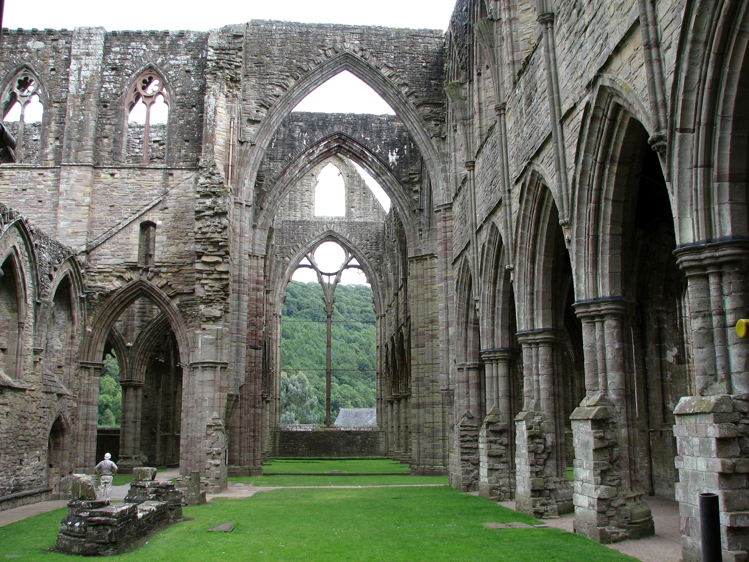 1250_07_31_Tintern Abbey_Wales 06.JPG