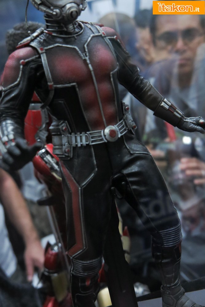 hot-toys-sdcc-2015-117.jpg