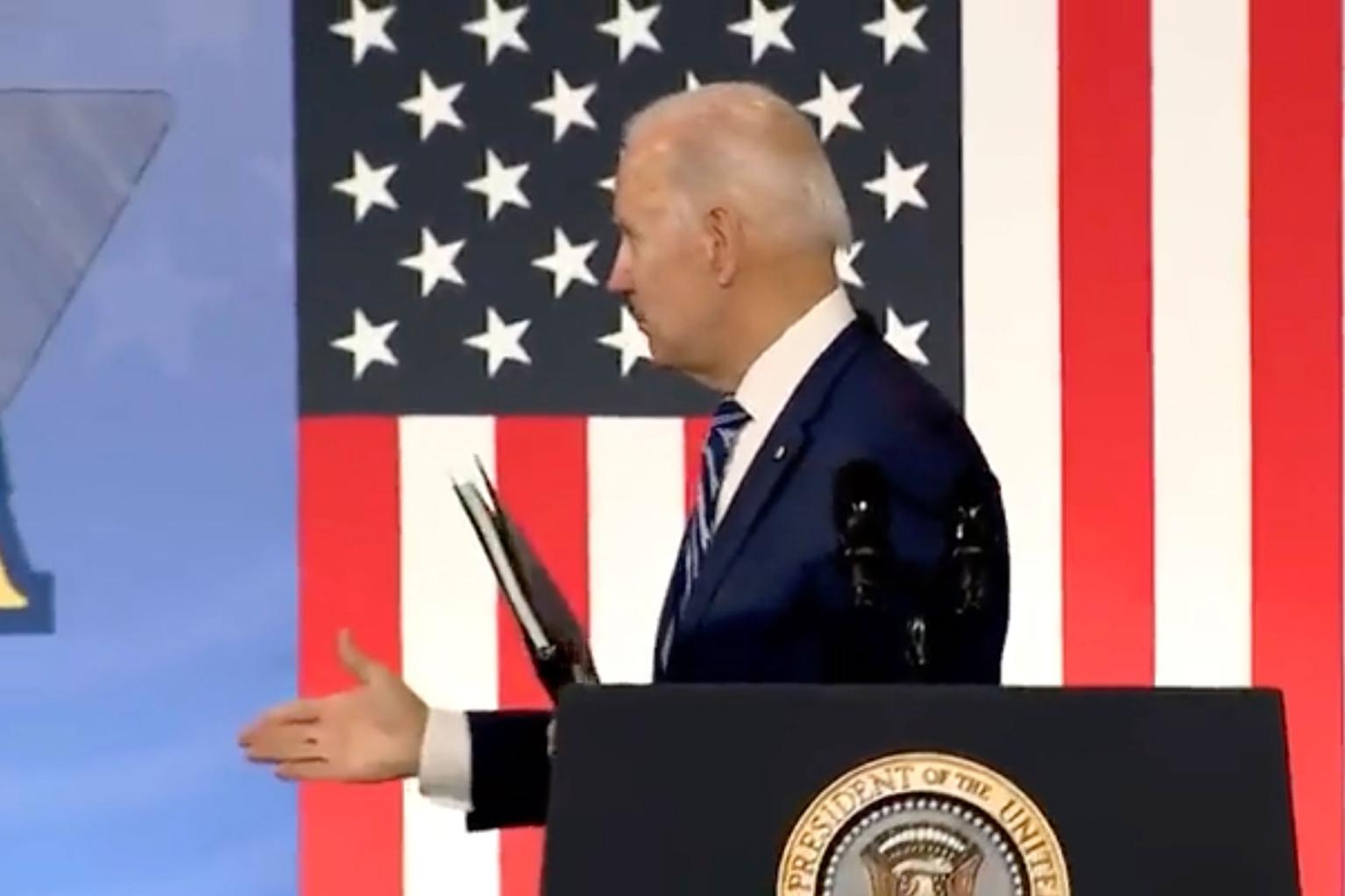 biden-handshake-038.jpg