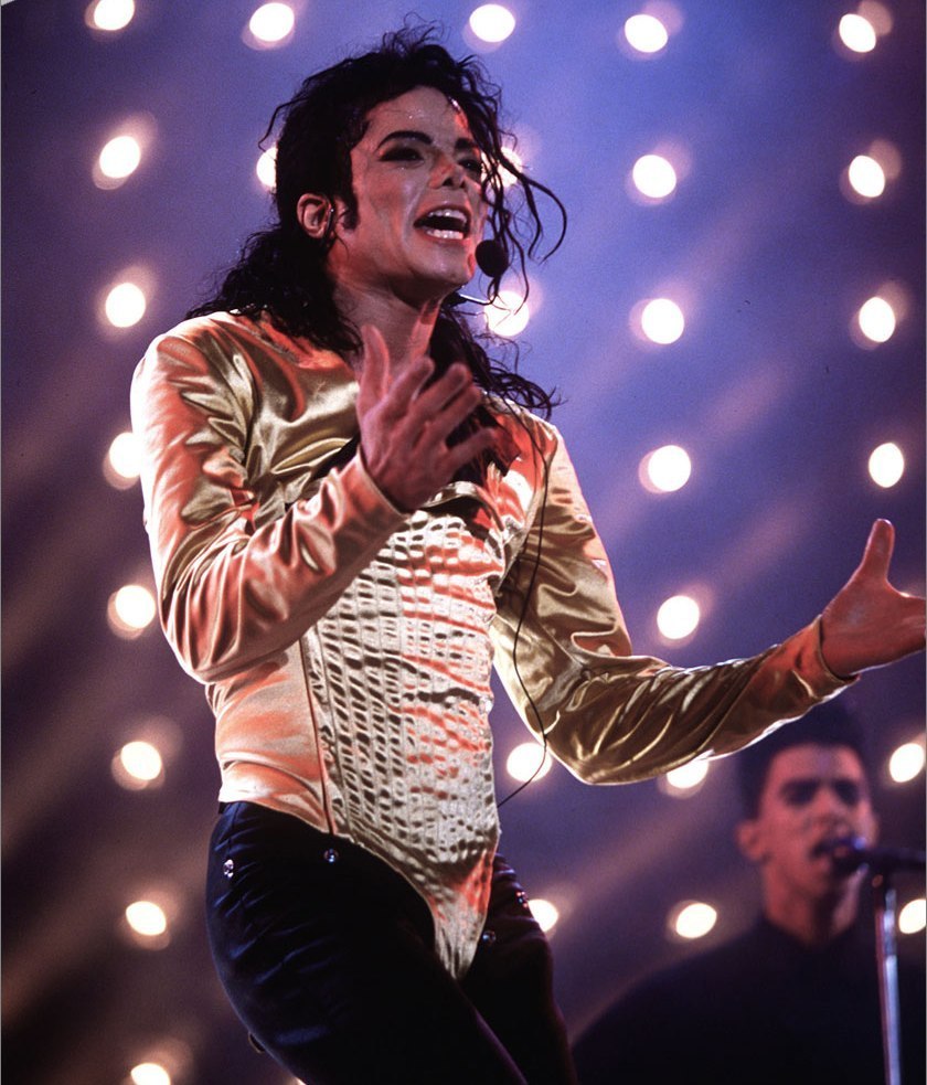 MJ-Dangerous-Tour-michael-jackson-7217352-840-983.jpg
