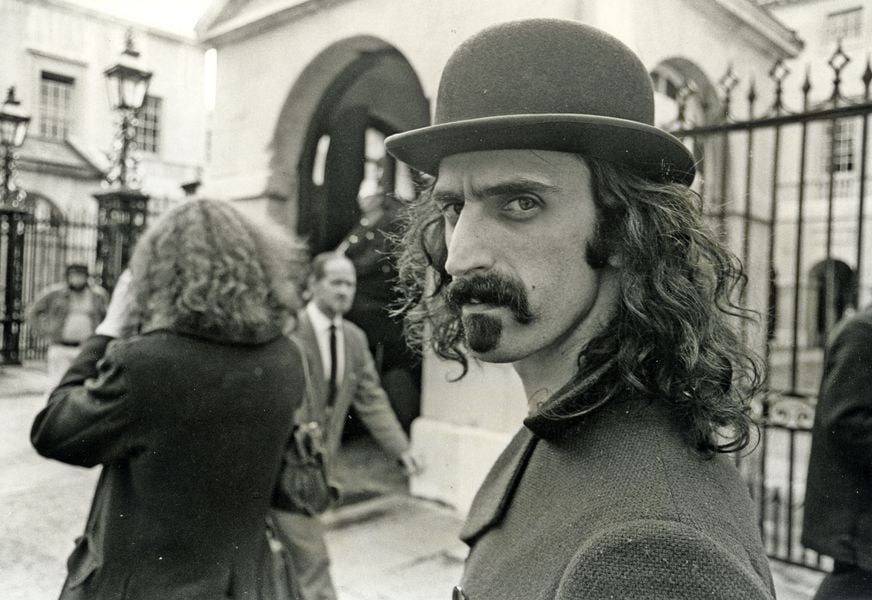 Frank-Zappa-1965-1.jpg