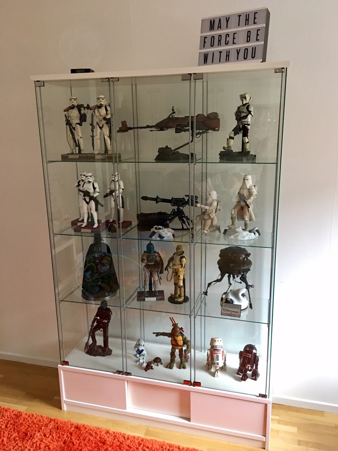 Reinforce detolf store shelf