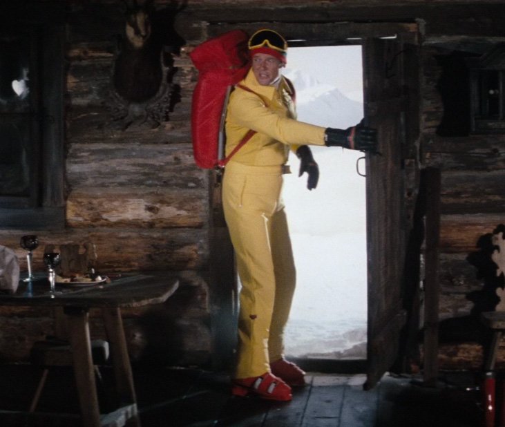 Spy-Who-Loved-Me-Ski-Suit-2.jpg