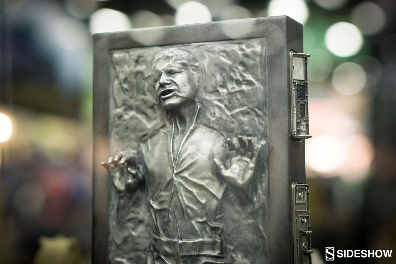 han-solo-in-carbonite-starwars-SDCC2016-01.jpg