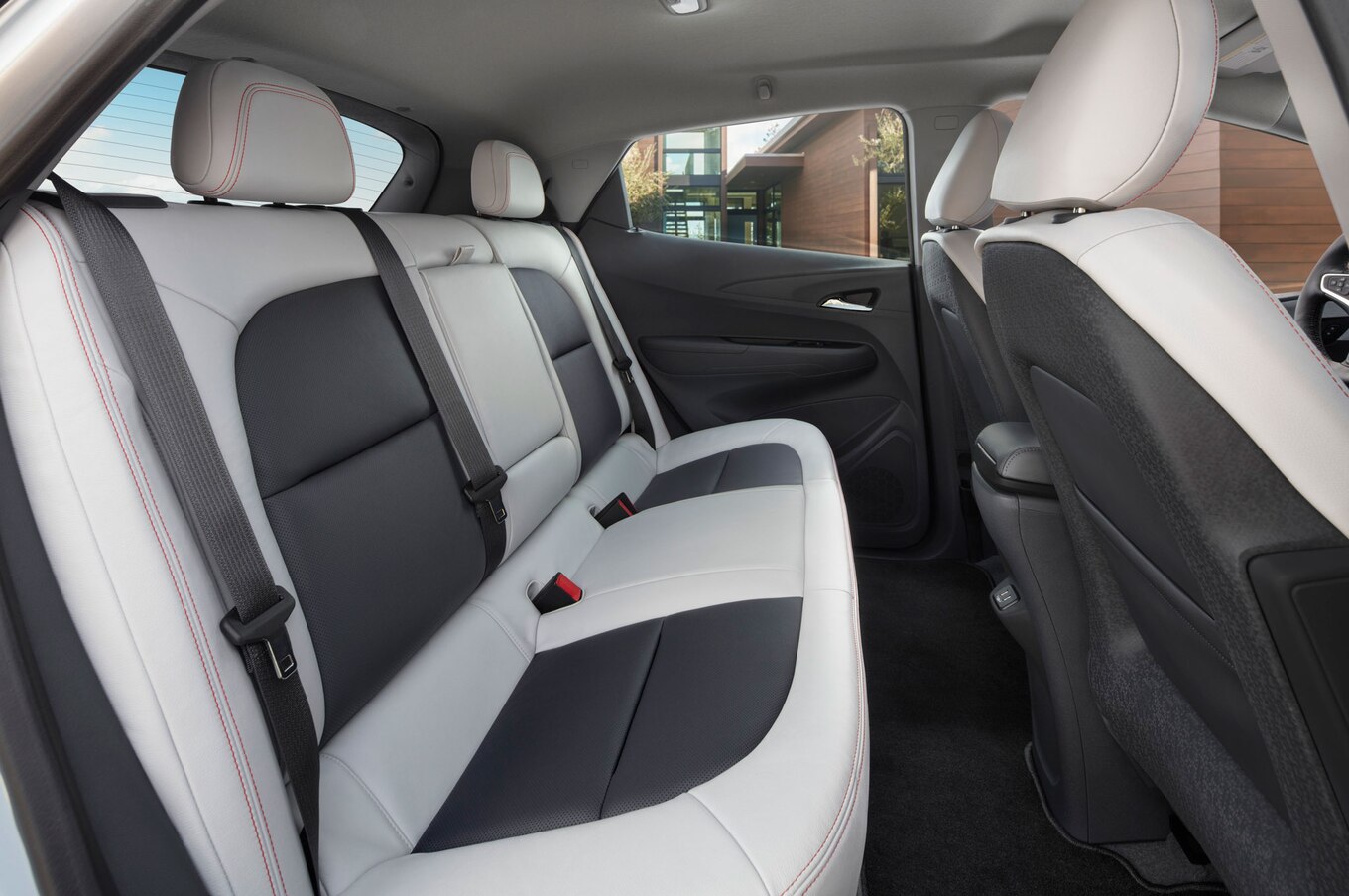 2017-Chevrolet-Bolt-EV-interior-rear-seats.jpg