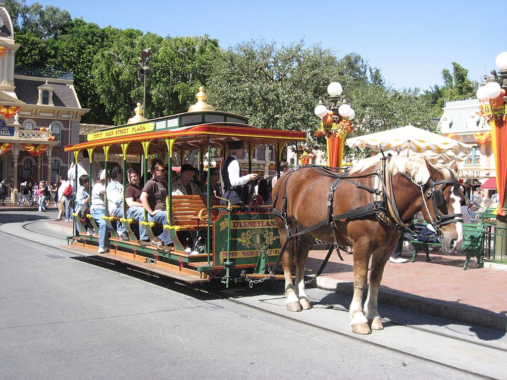 1024px-Disneyland-HorseDrawnStreetcar.jpg