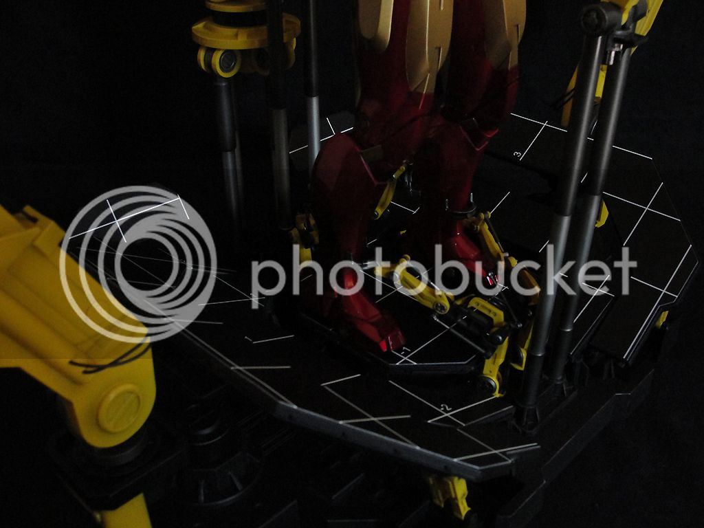 IronMan2-SuitUpGantry14.jpg