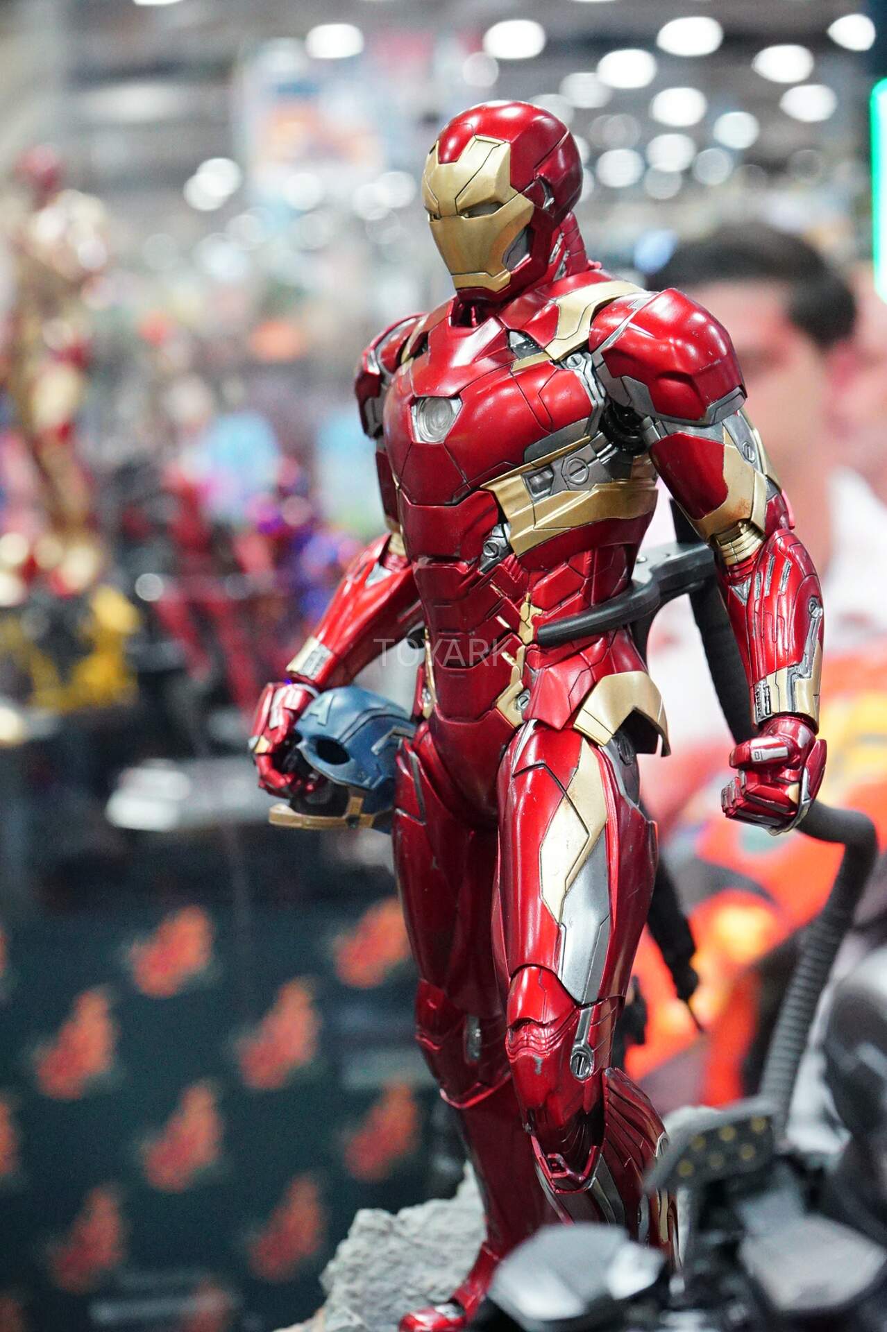 SDCC-2016-Hot-Toys-Marvel-Civil-War-030.jpg