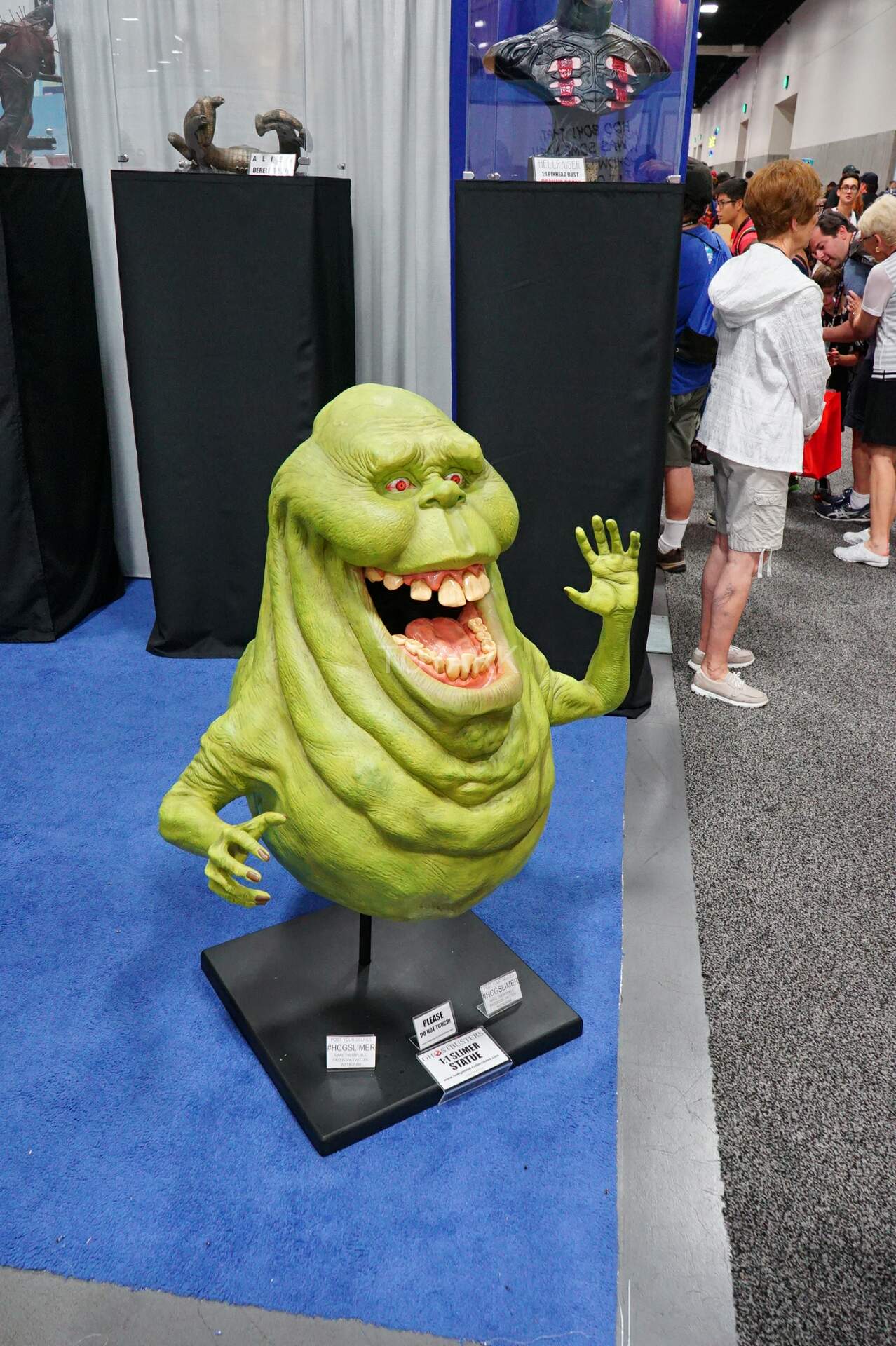 SDCC-2016-Hollywood-Collectibles-Group-001.jpg
