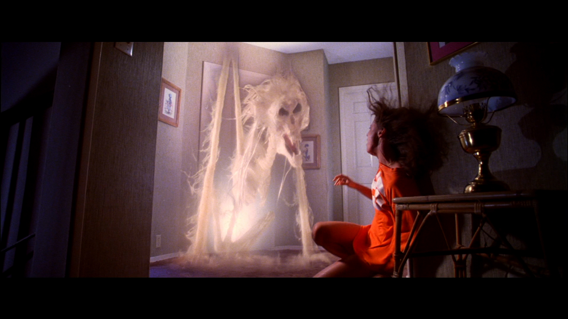 poltergeist-movie-ghost-doorway-tobe-hooper.jpg