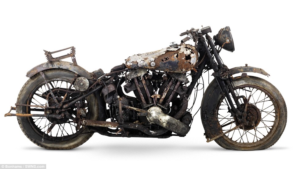 2F5D281B00000578-3359441-1938_Brough_Superior_982cc_SS100_Project_one_of_the_highly_sough-m-63_1450120036074.jpg