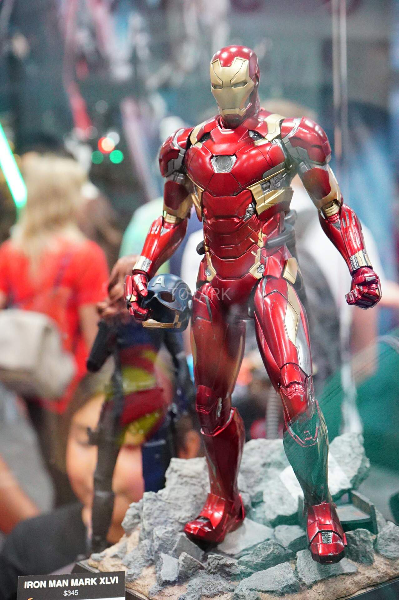 SDCC-2016-Hot-Toys-Marvel-Civil-War-028.jpg