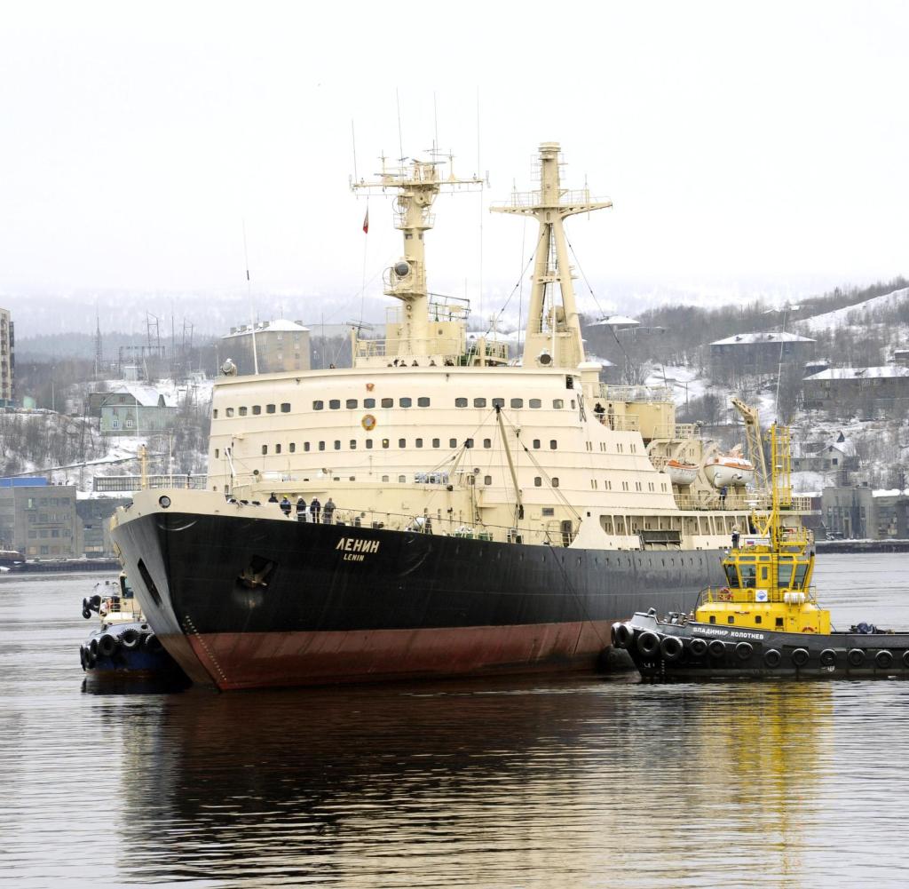 MURMANSK-RUSSIA-MAY-5-2009-Lenin-worlds-first-nuclear-powered.jpg