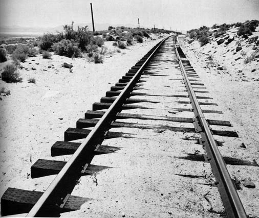 desert_train_tracks.jpg