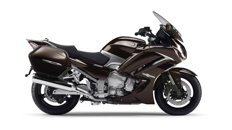 2014-Yamaha-FJR1300AE-EU-Magnetic-Bronze-Studio-002.jpg