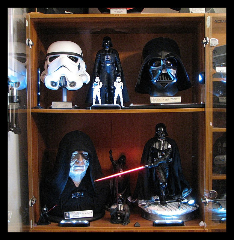 Attakus-Darth-Vader-statue-21.jpg