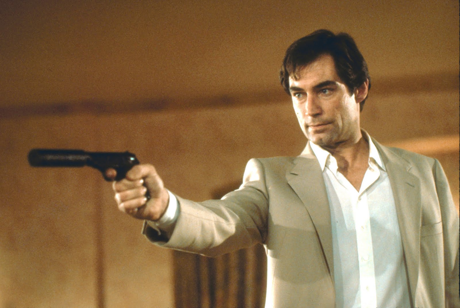 Timothy-dalton-james-bond-3.jpg