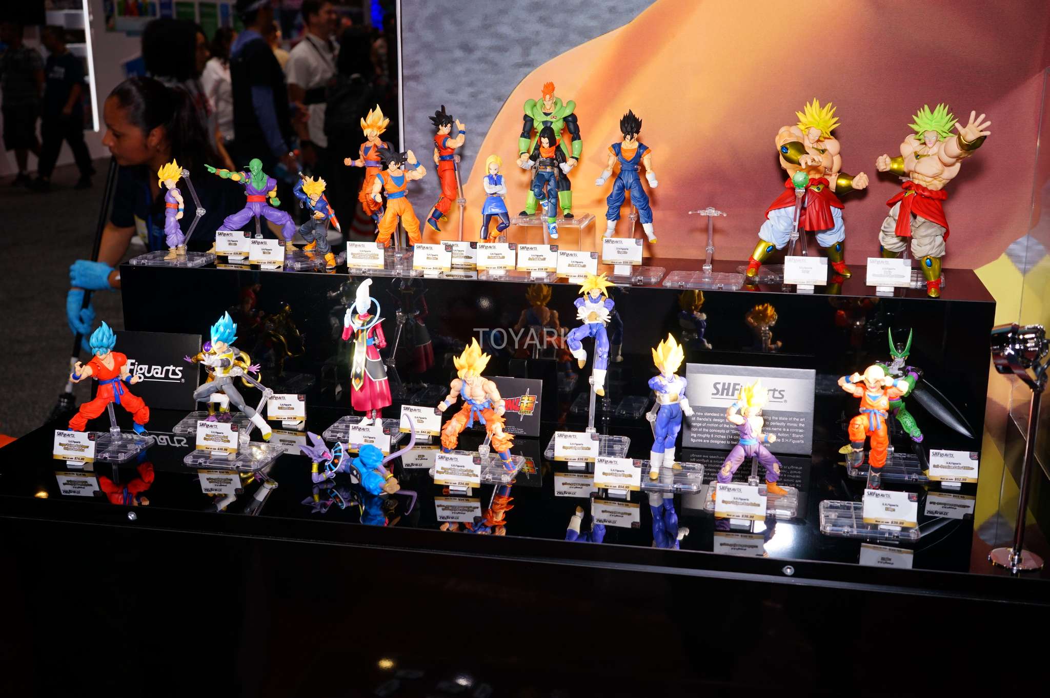 SDCC-2017-Tamashii-Nations-DBZ-and-Anime-044.jpg