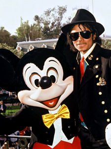 Michael-and-Mickey-Mouse-michael-jackson-24254853-225-302.jpg