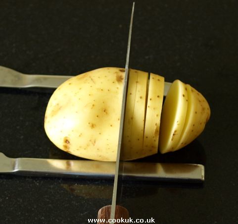 slicing-potato.jpg