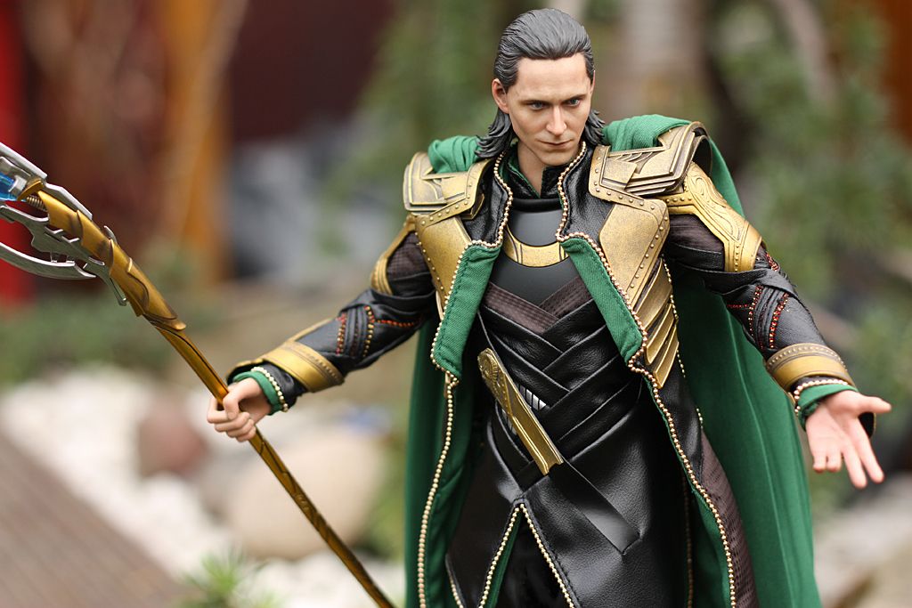 HotToysLoki2_zpsc619a609.jpg