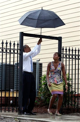 obama+umbrella.jpg