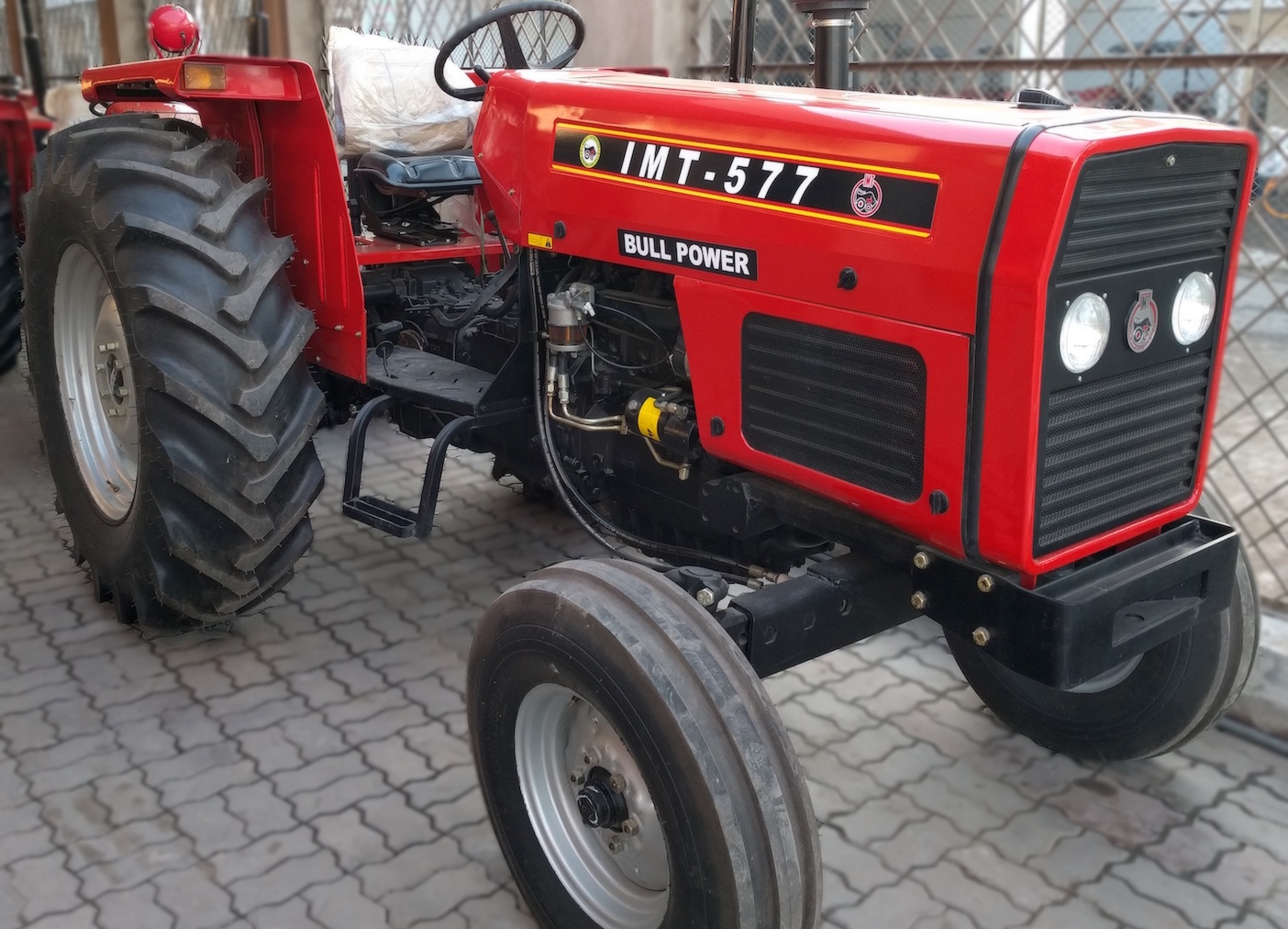 imt-577-tractor.jpg