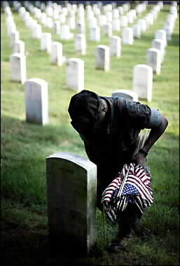 memorial-day-flags-in-2004-007.jpg