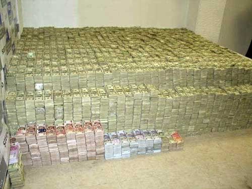money_pile.jpg