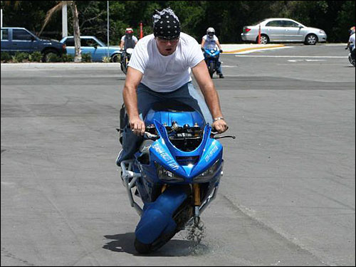 20070722_stoppie_crash_moto.jpg