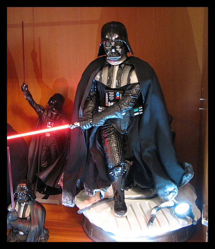 Iron_Studios_Darth_Vader_Legacy_statue_27.jpg