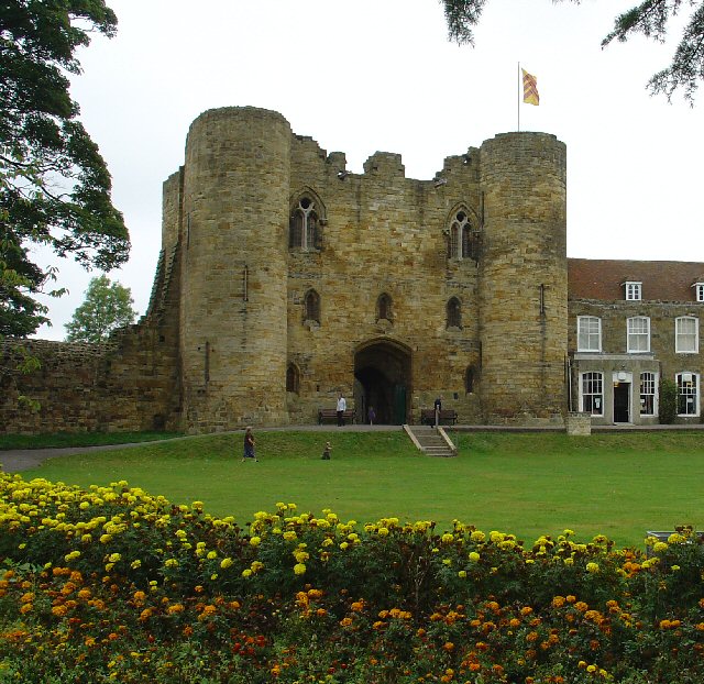 Tonbridge_Castle.jpg