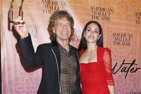 Mick Jagger fête son 80ème anniversaire : qui est sa jeune compagne ...