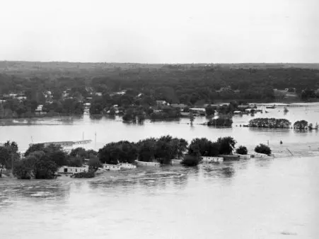 Neighborhoods and mobile home parks in Tulsa after the Arkansas River flooded in October 1986.