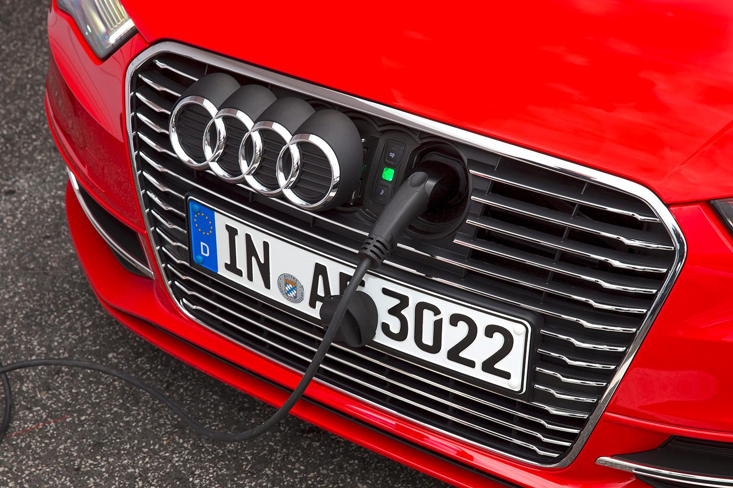 2015-Audi-A3-sportback-e-tron-charging-macro.jpg
