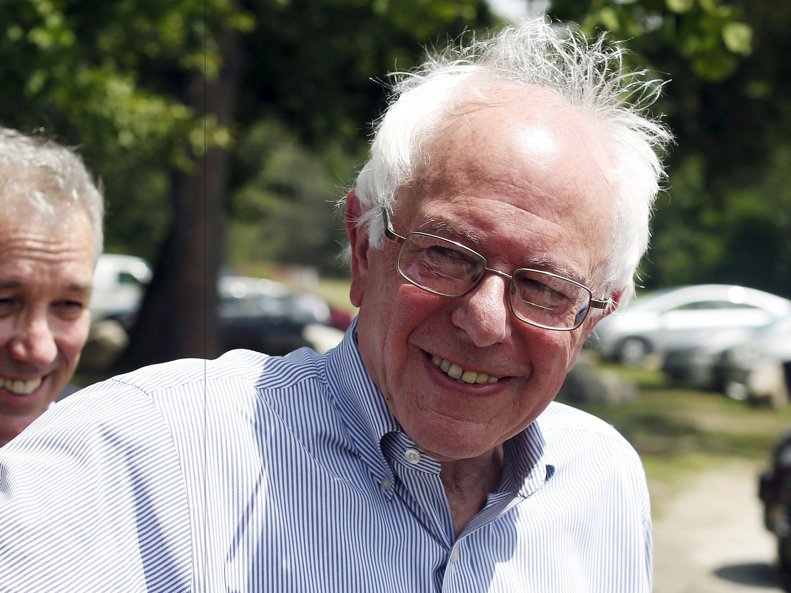 bernie-sanders-just-berated-a-reporter-for-asking-about-his-hair.jpg