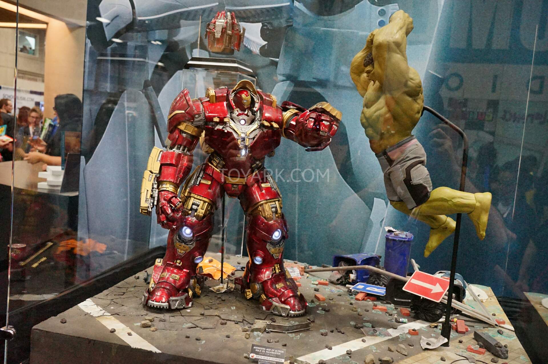 SDCC2015-Hot-Toys-Marvel-003.jpg