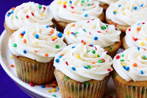 funfetti-cupcakes2.jpg