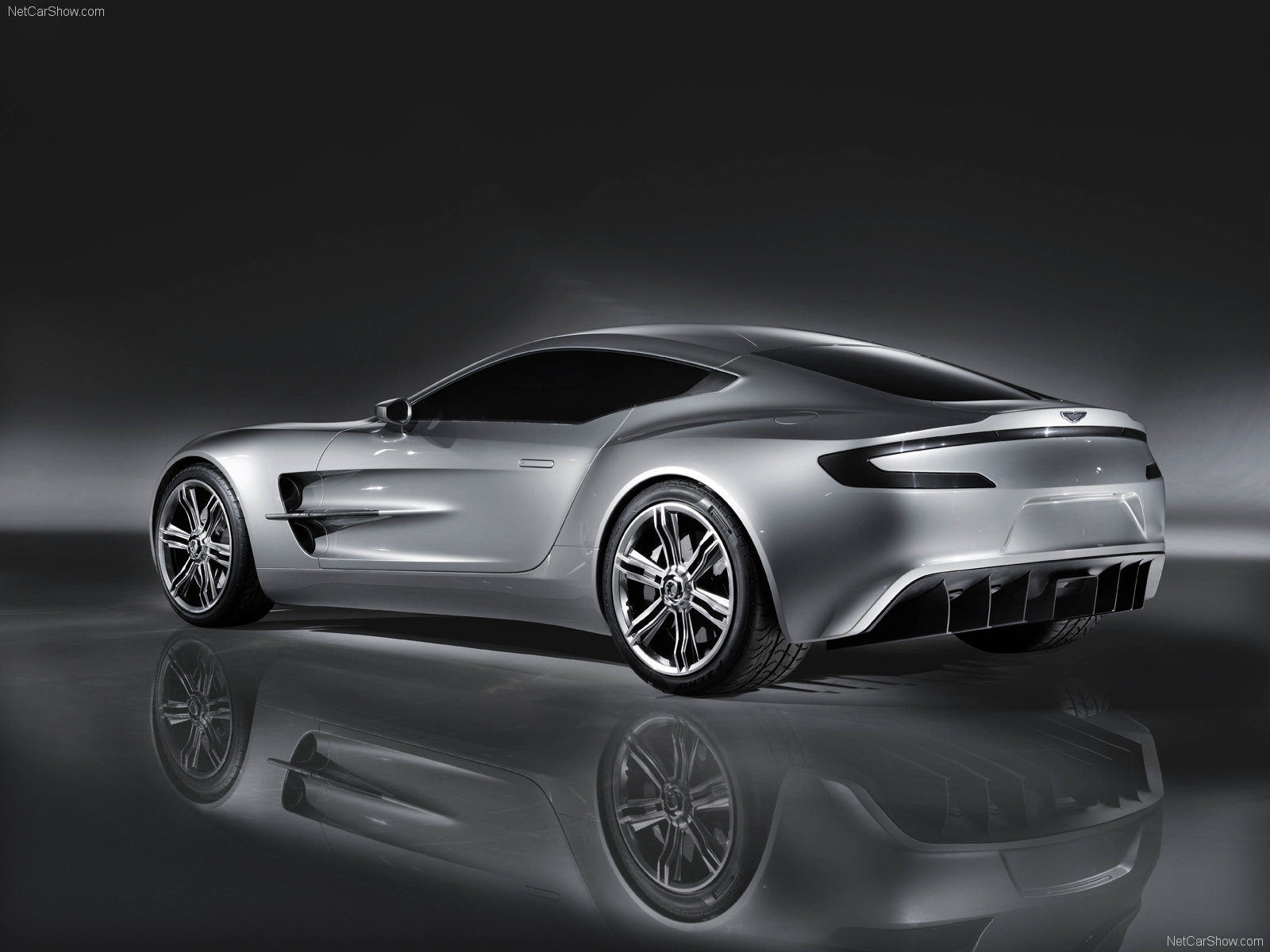 aston_martin-one_77_mo9zjv.jpg