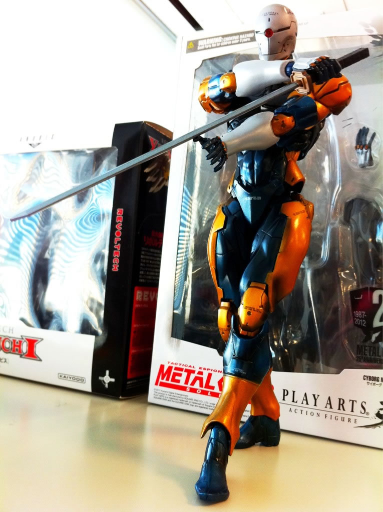 figurine-cyborg-ninja-metal-gear-solid-01.jpg