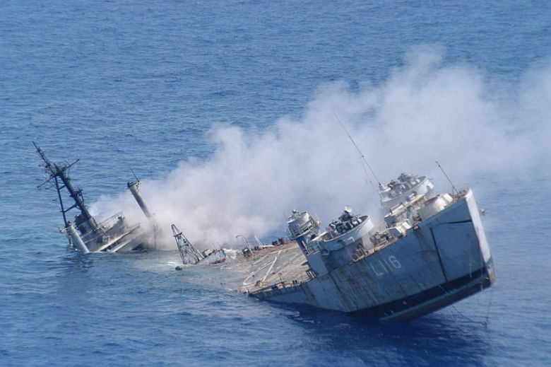 battleship_sinking.jpg