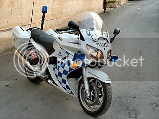 yamazone49_FJR_police_MALTE.jpg