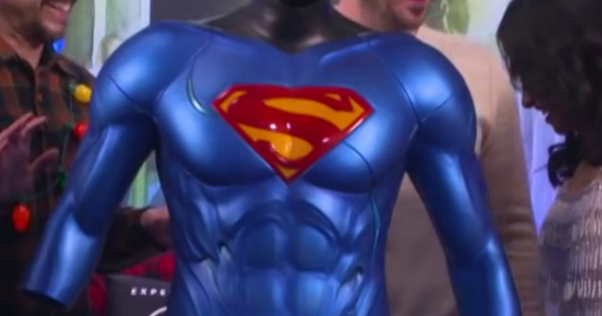 superman-flyby-suit-revealed.jpg
