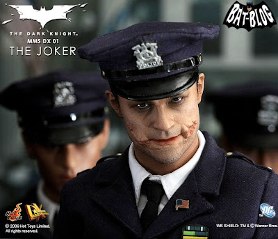 Joker+MMS+DX+01+Hot+Toys+Figure+Cop.jpg